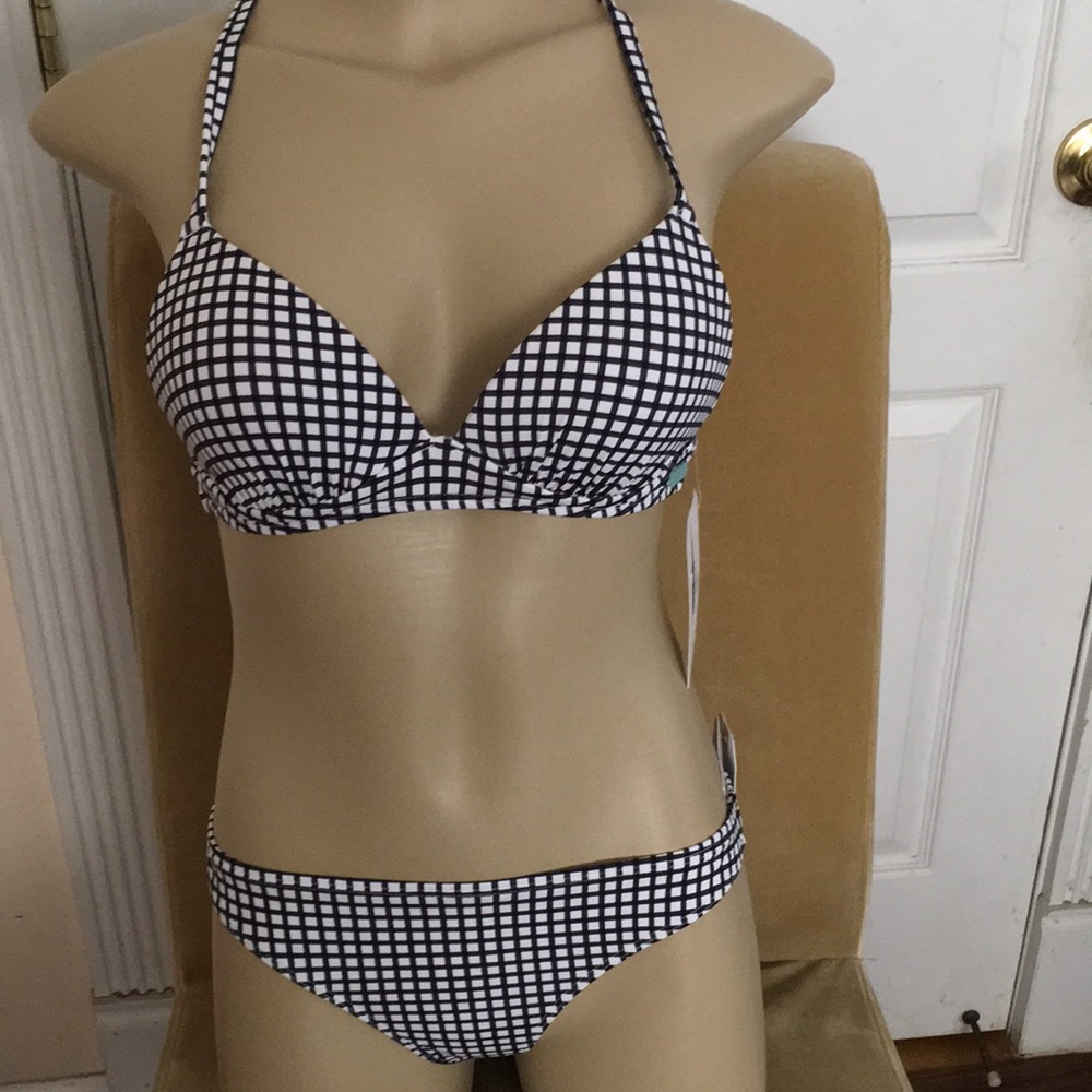 Brand New Roxy Swimsuit Whole Set